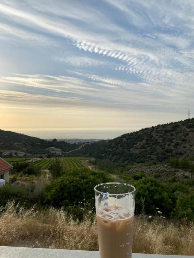 Chardonnay Guest Studio Rooms With Great View For Nature Lovers Кіренія Екстер'єр фото