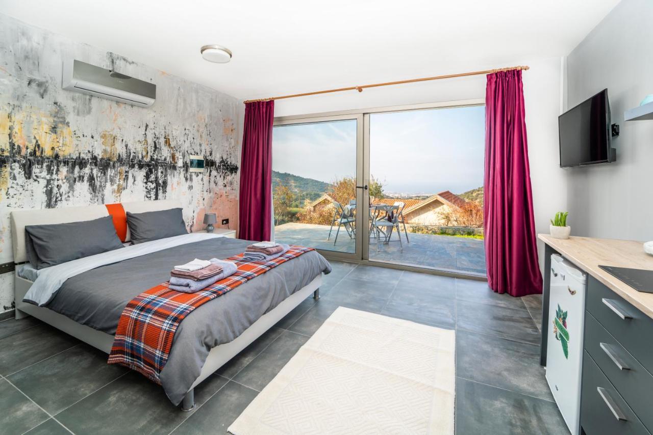 Chardonnay Guest Studio Rooms With Great View For Nature Lovers Кіренія Екстер'єр фото